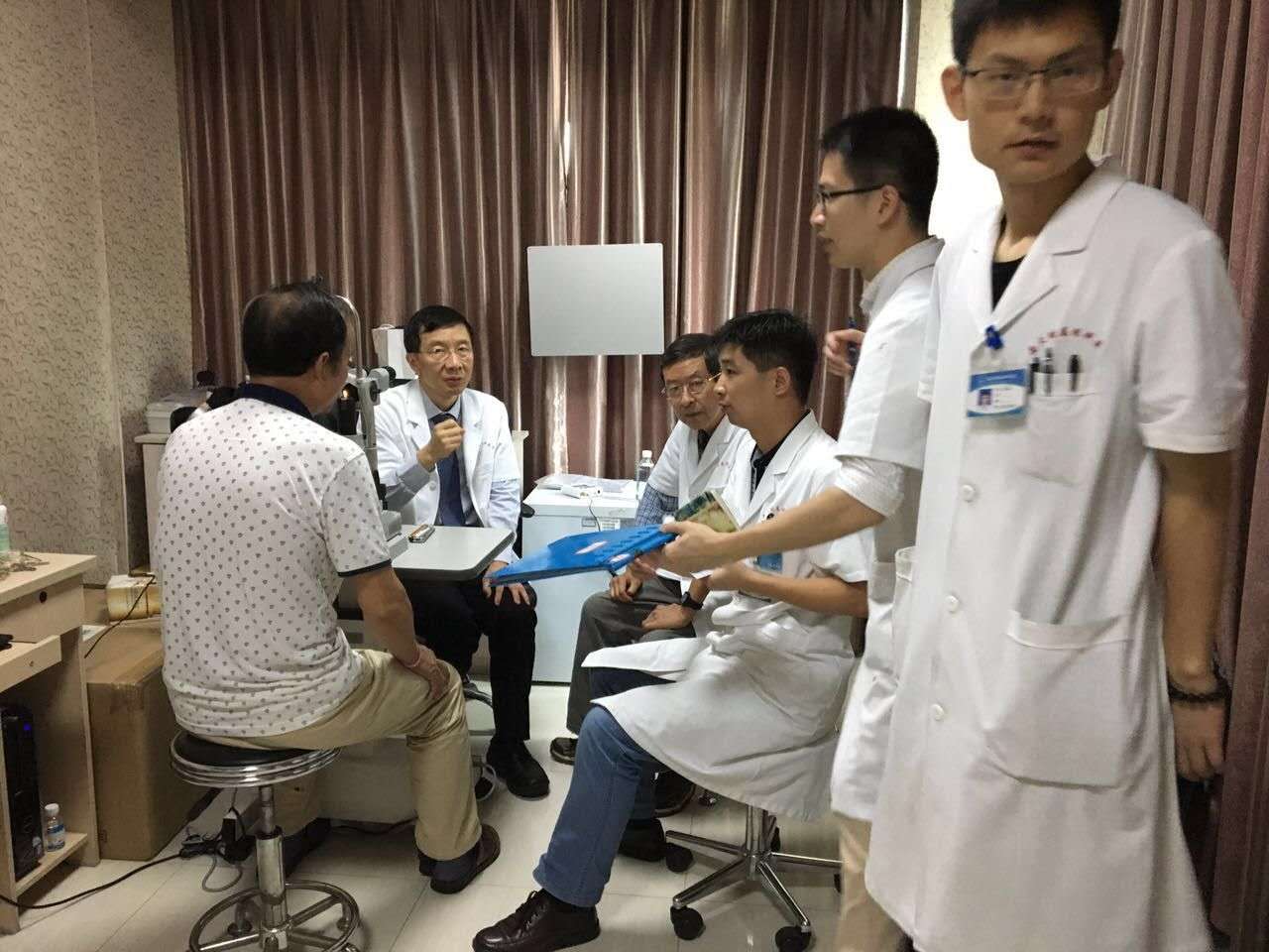 林立坐诊.jpg